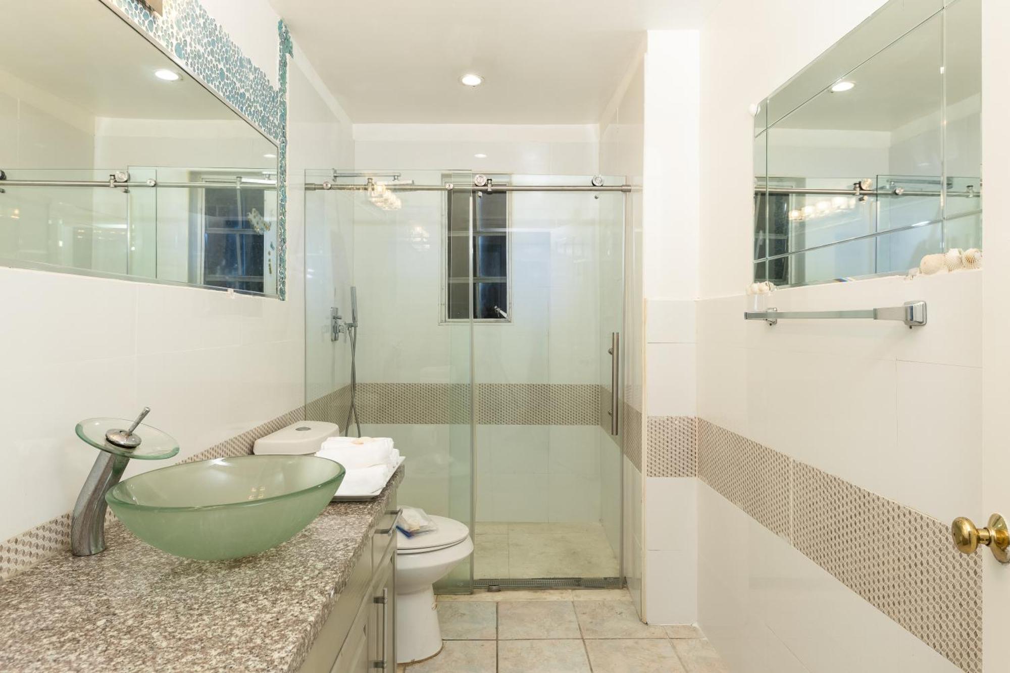 Waterside Home, Shaded Whirlpool Spa, Outdoor Dining, Smart Tv, Amazon Prime Five Cays Settlement Zewnętrze zdjęcie